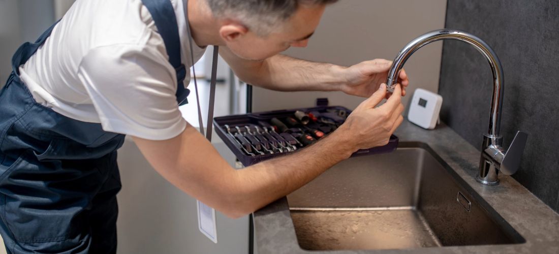 Man kitchen tap