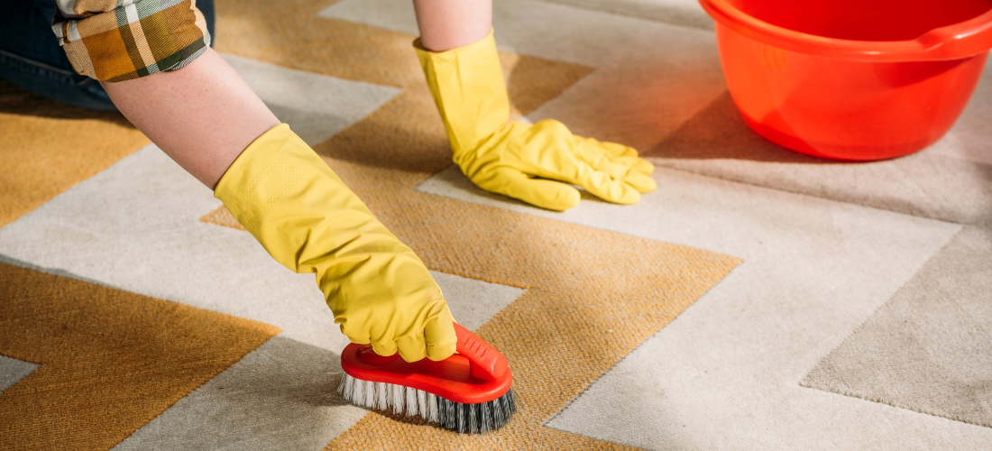 Cleaning carpet